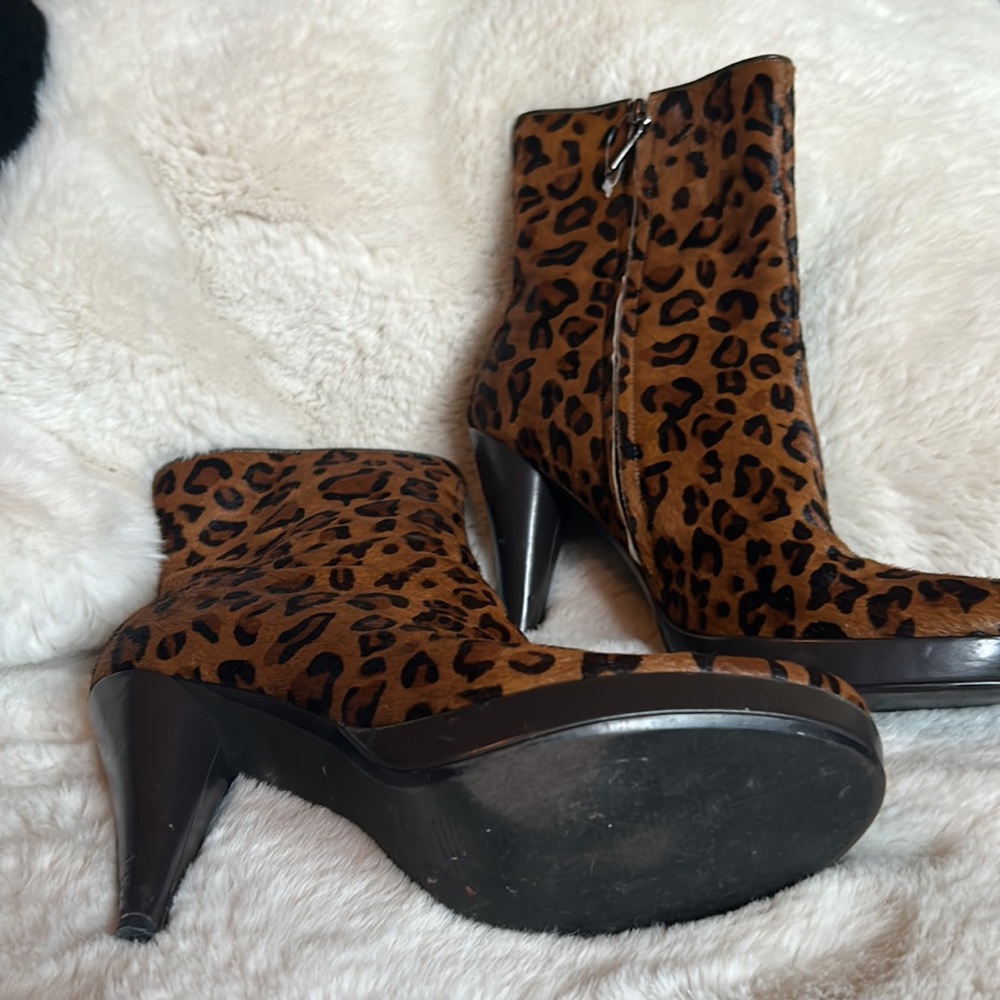 Paolo Cheetah Hide Print Boot Size 10. - image 2